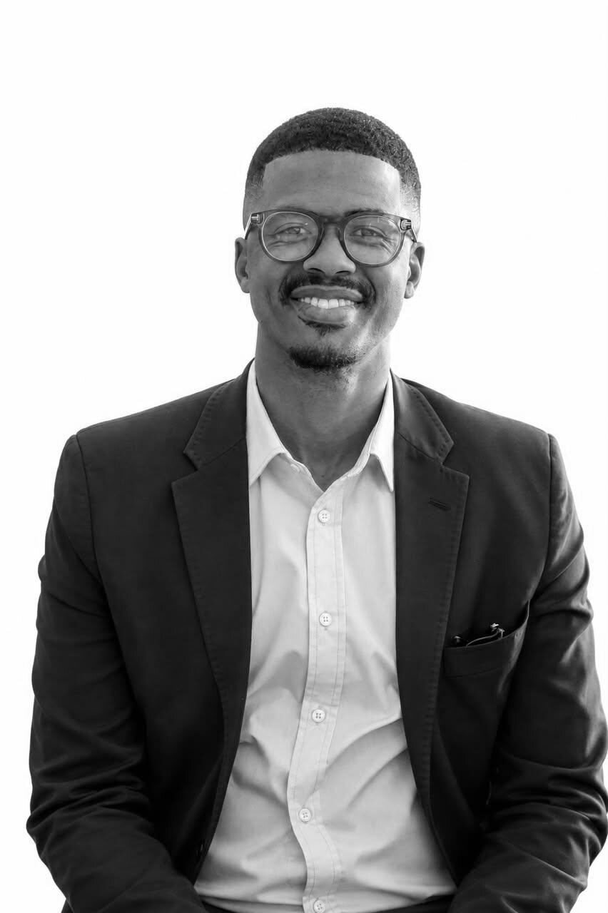 Mr José Mario Mathews
